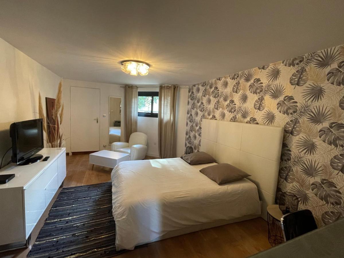 Ty Logis Bed & Breakfast Montrabe Екстериор снимка